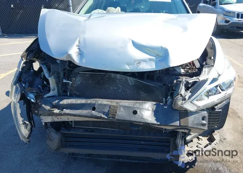 2017 Nissan Altima 2.5/2.5 S/2.5 Sl/2.5 Sr/2.5 Sv z USA, uszkodzony, nr VIN 1N4AL3AP6HC143866